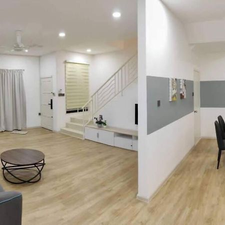 T House Nearby Kuantan East Coast Shopping Mall ภายนอก รูปภาพ