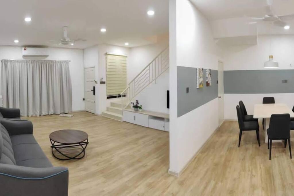 T House Nearby Kuantan East Coast Shopping Mall ภายนอก รูปภาพ